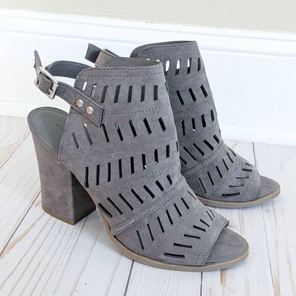 Christian Siriano Gray Suede Women's Winter Block Heels - Picture 2 of 6